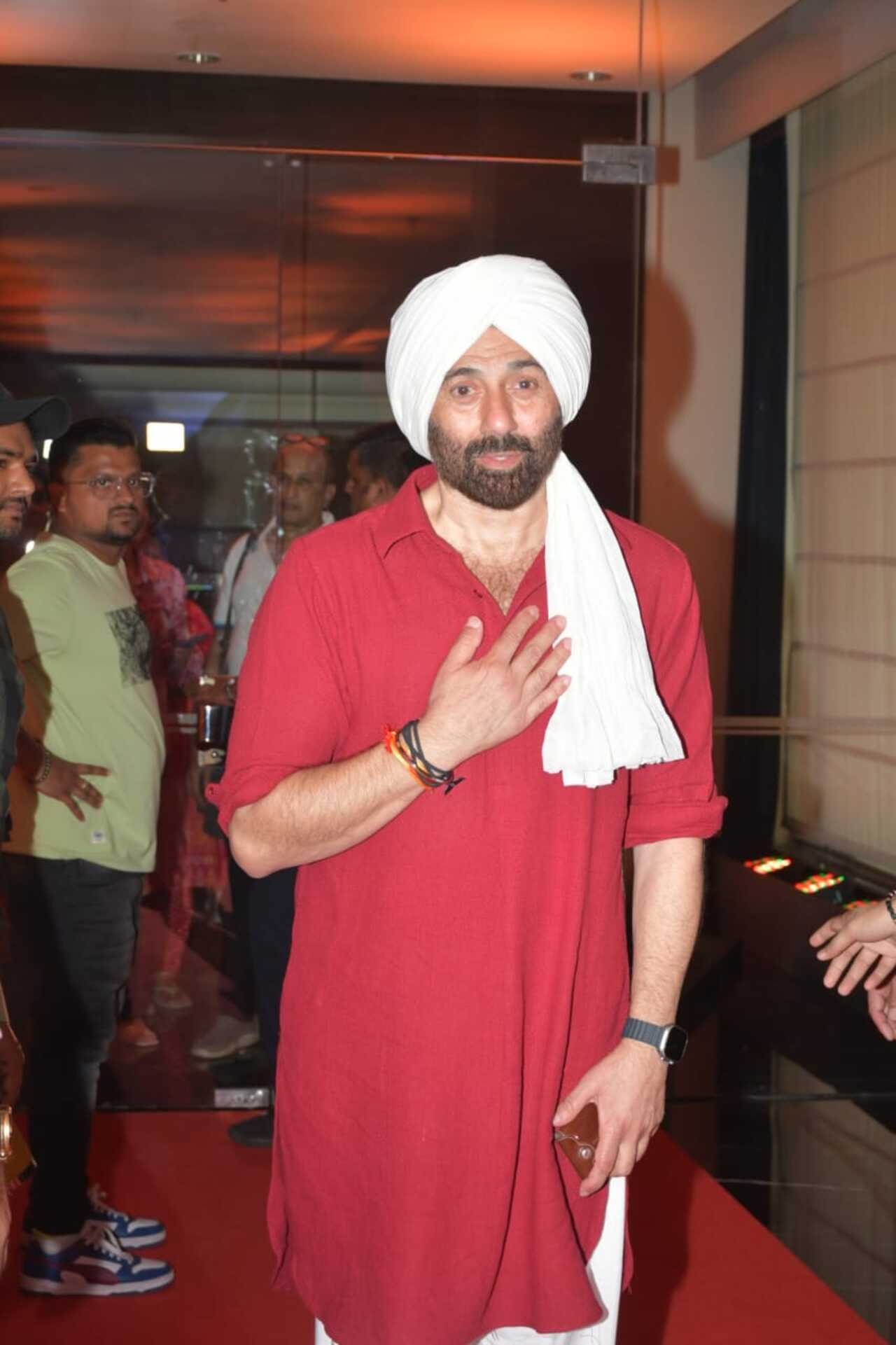 Sunny Deol looked dapper in red at the press conference of Gadar 2